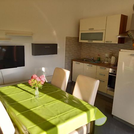 Apartment Valerija Baška Eksteriør billede