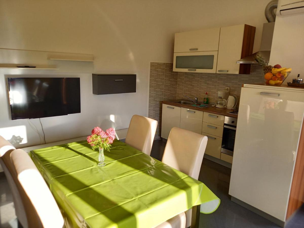 Apartment Valerija Baška Eksteriør billede